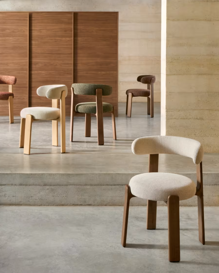 Stuhl GRANITE grün Chenille mit dunklem Eschenfuß