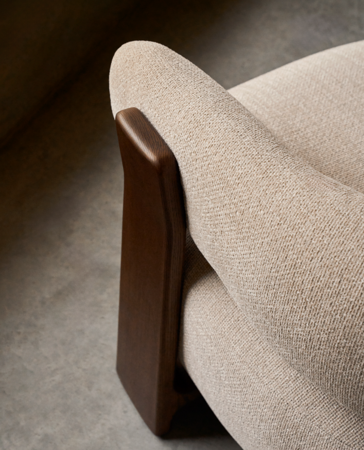 Sessel GRANITE beige Chenille mit dunklem Eschenfuß