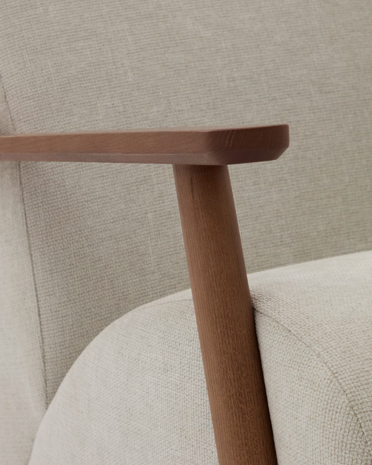 Meghan cream chair with a base of ash wood