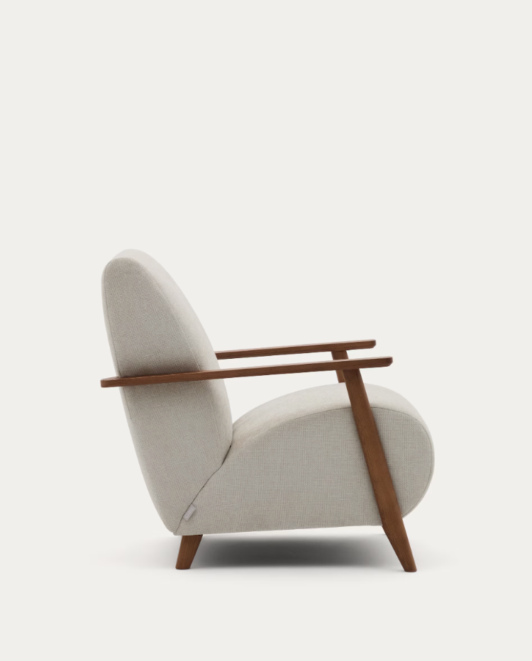 Meghan cream chair with a base of ash wood