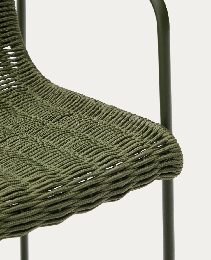 Außenhocker Maurina Zielony mit einer grünen Stahlbasis