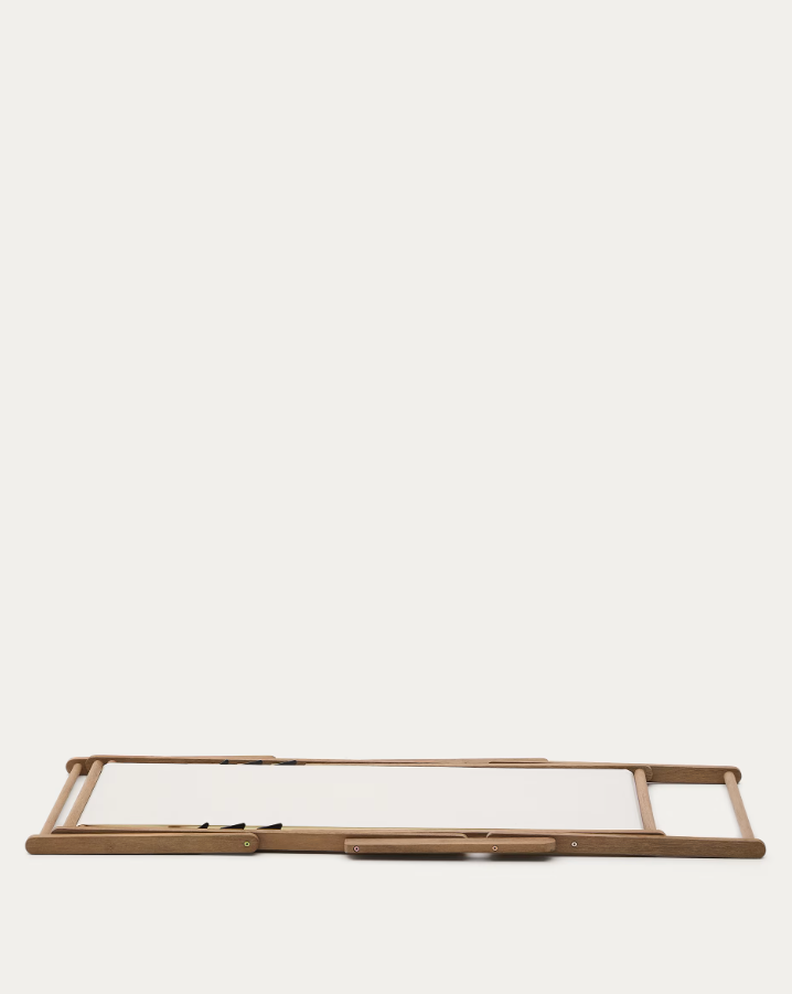 Villara white deckchair with acacia base