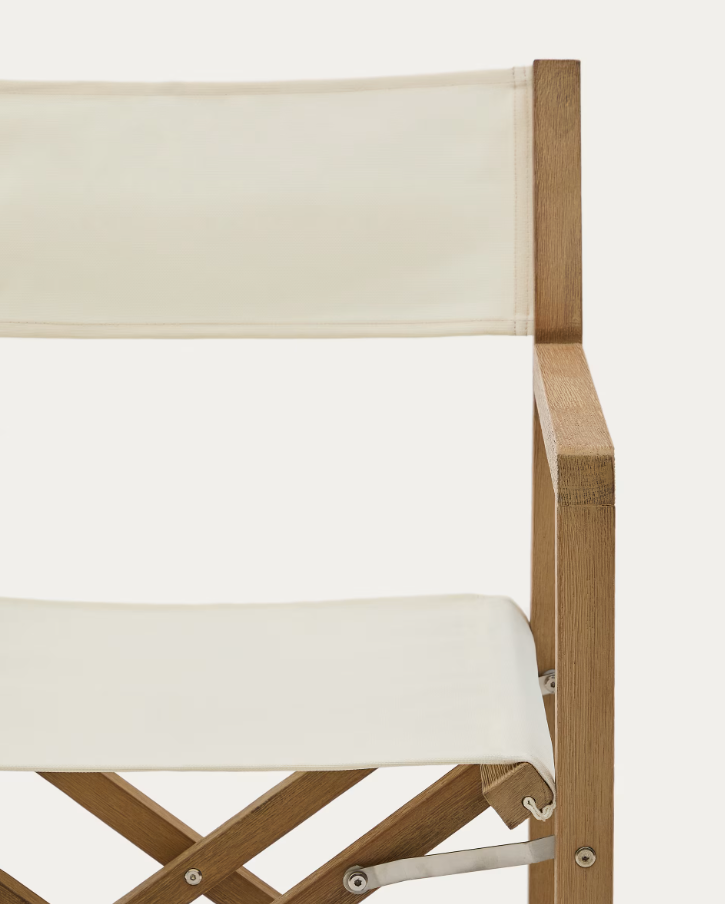 Villara White External Chair mit einer Akazienbasis