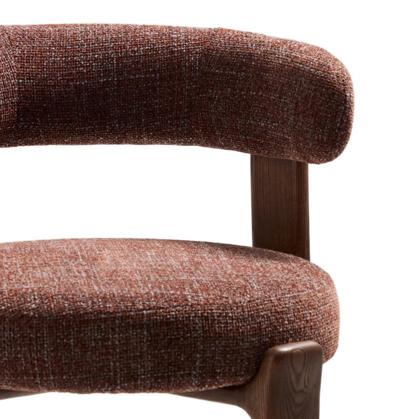 GRANITE brauner Chenille-Hocker mit dunklem Eschenholzgestell