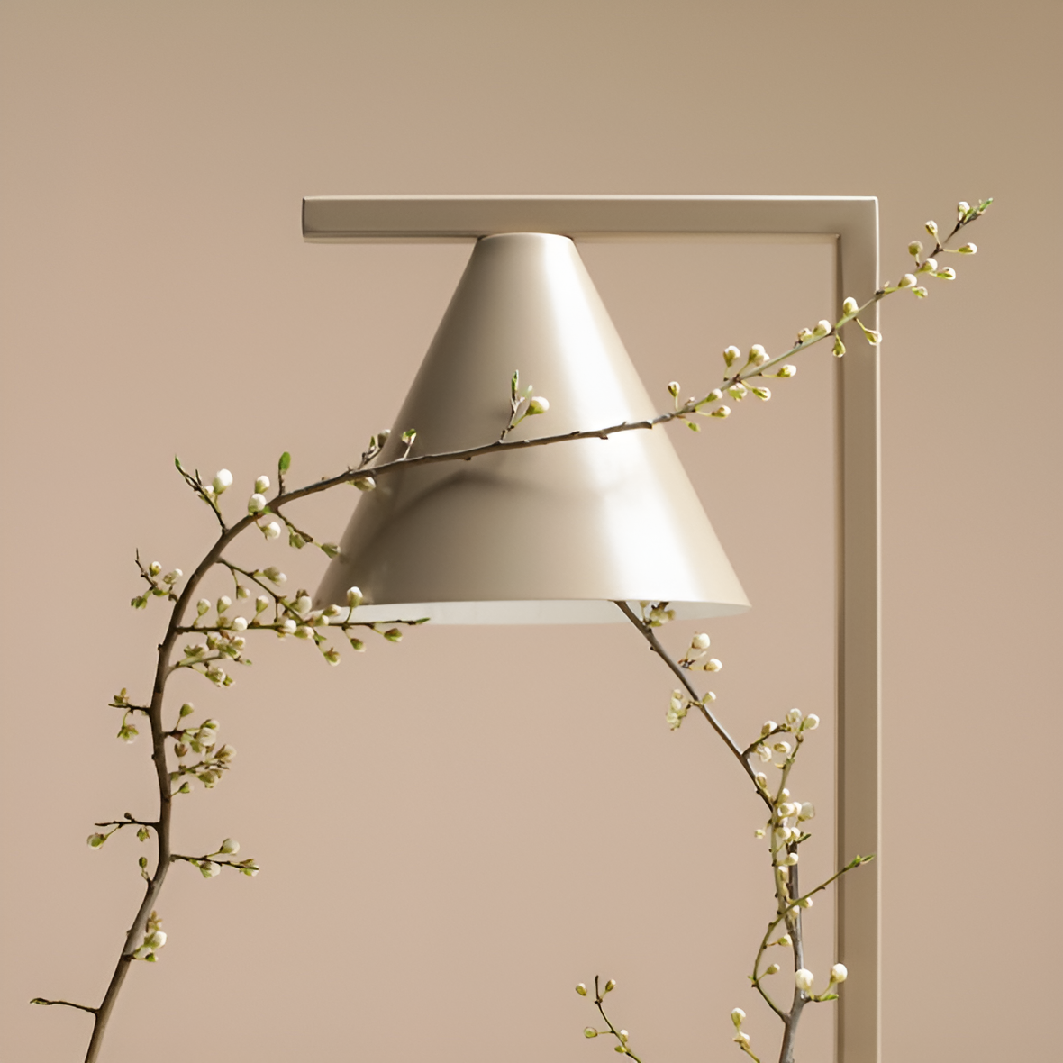 Beige form table lamp