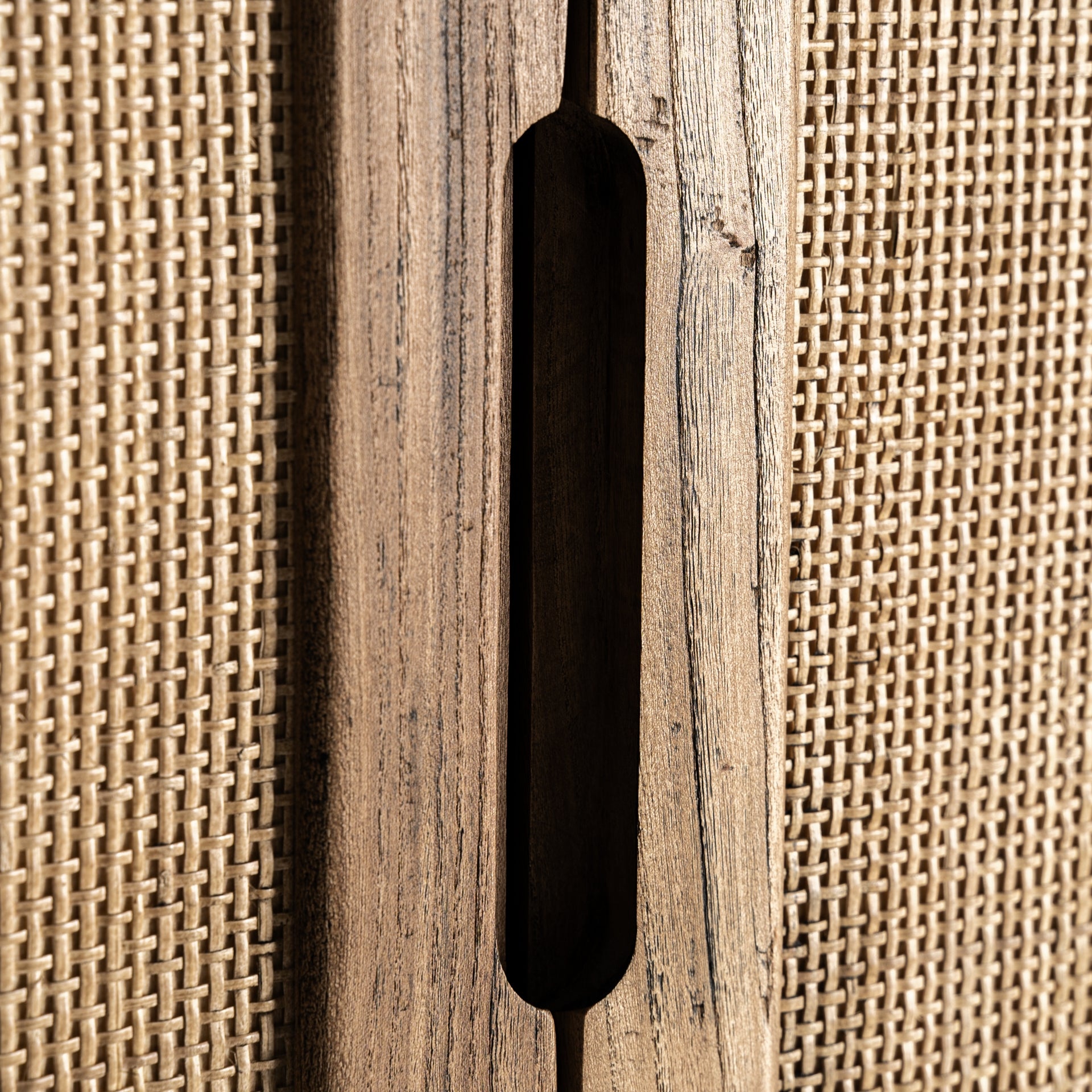 Schrank BYREMO aus Weidenholz