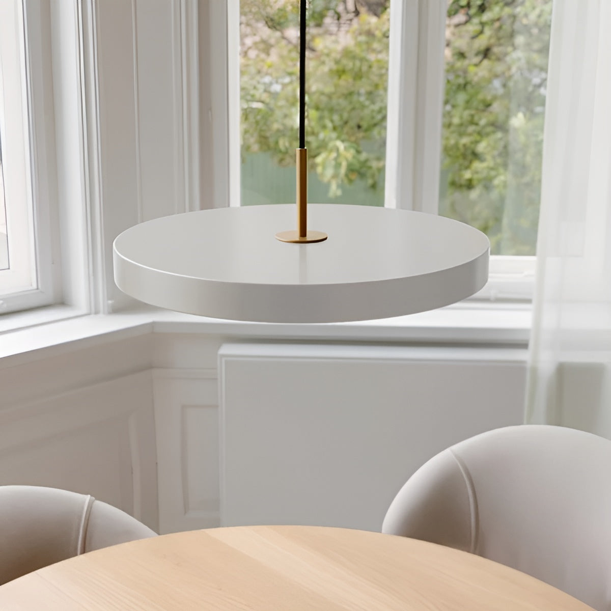 ASTERIA PLUS pendant lamp in light gray with a gold accent