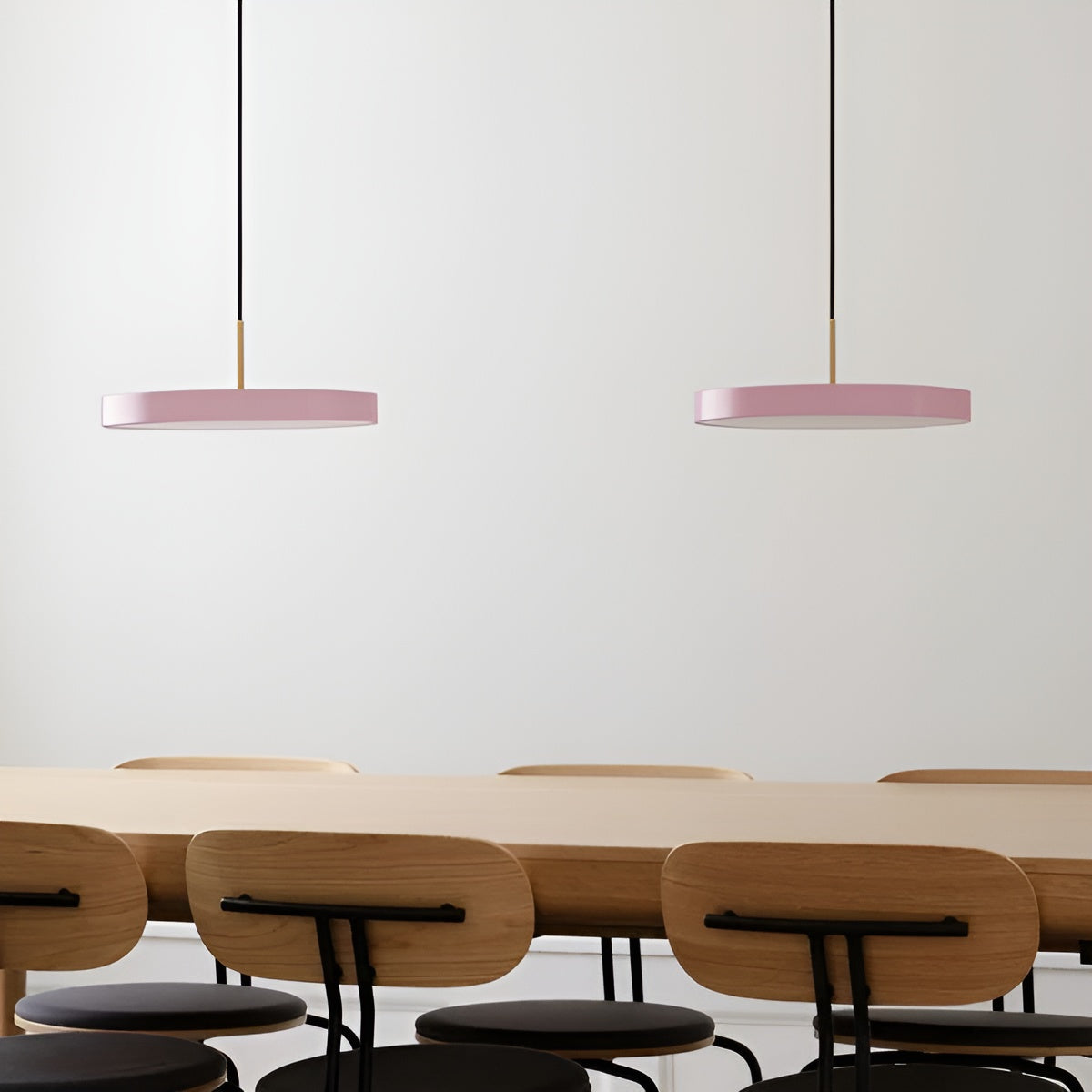 ASTERIA PLUS pendant lamp in light pink with a gold accent