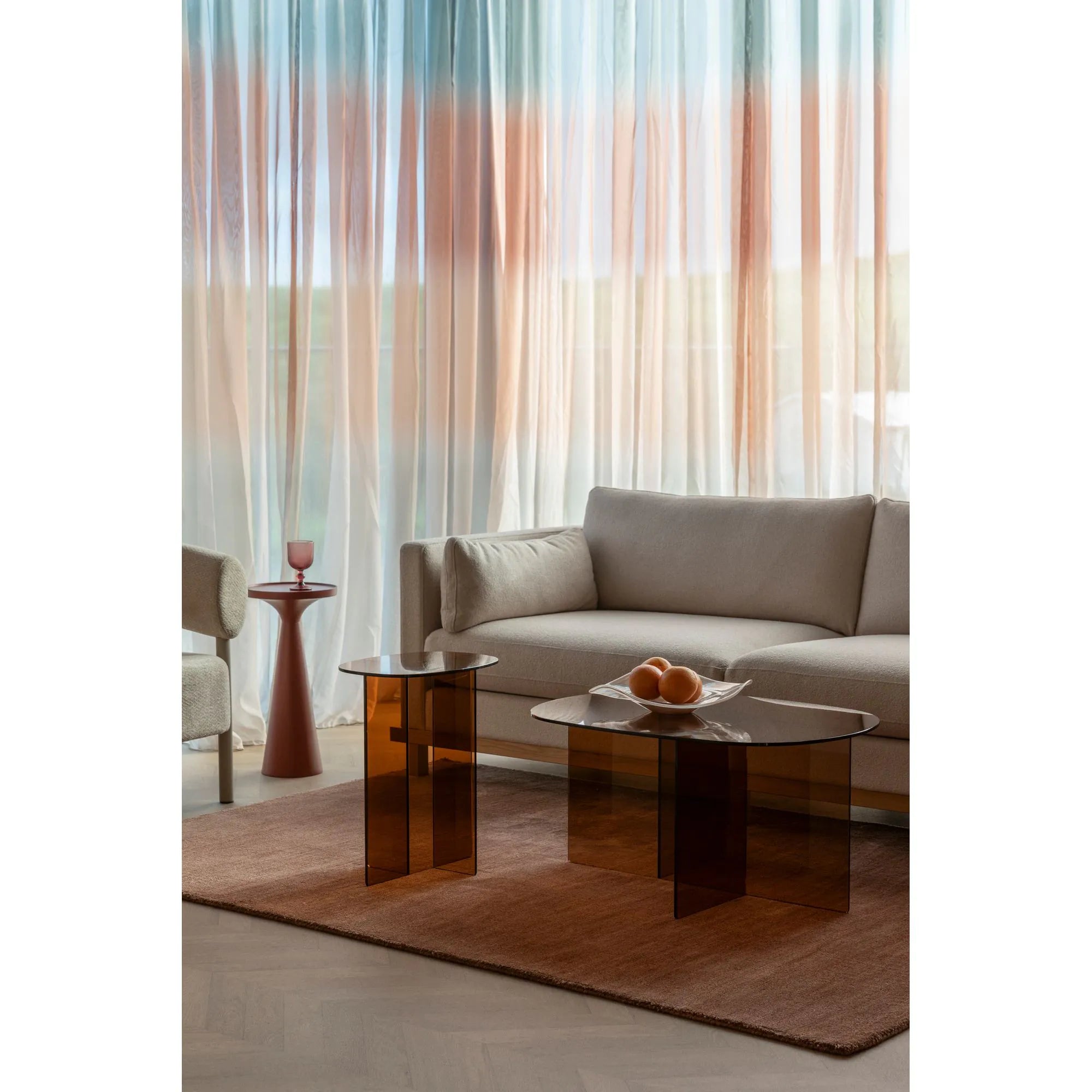 Beistelltisch LINEA mit braunem Glas