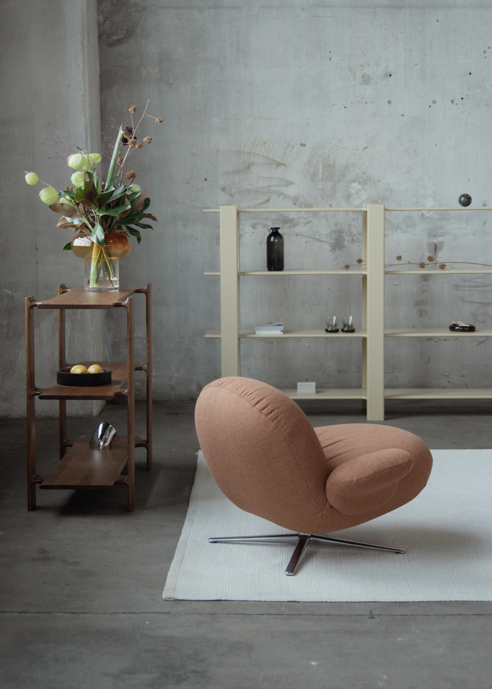 BAOZA Armchair in Rust with Aluminum Base