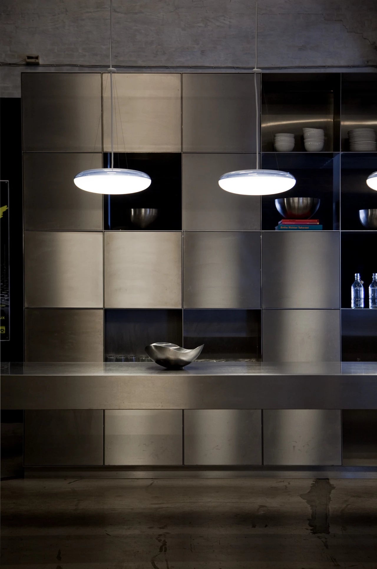 SILVERBACK white pendant lamp with silver