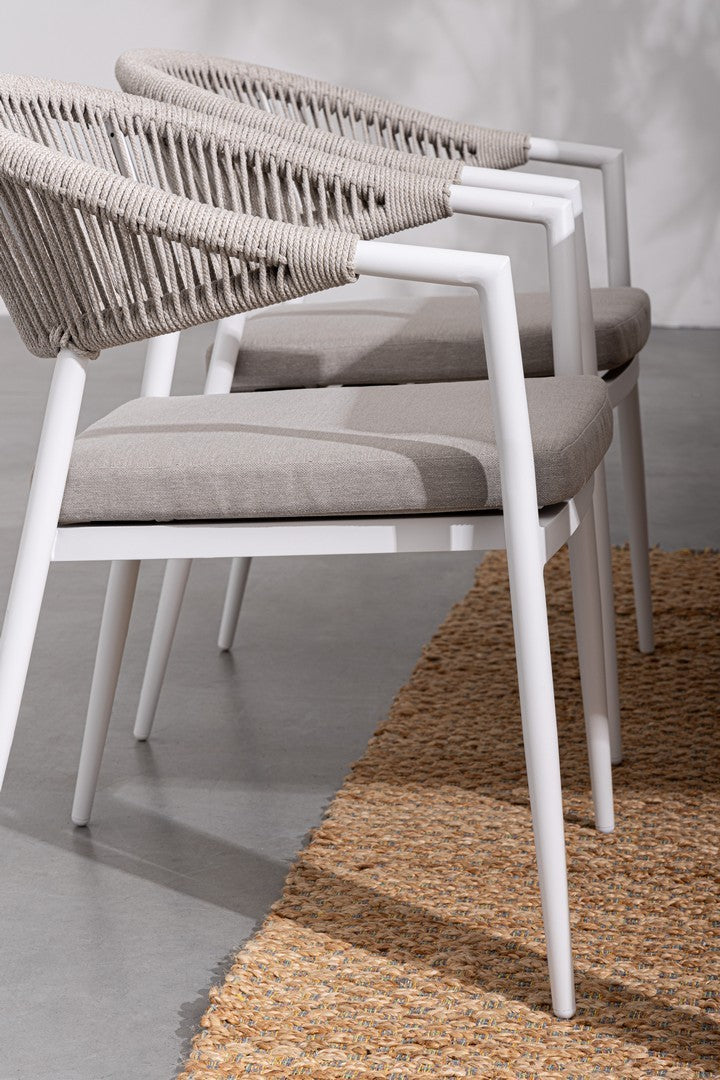 MILLOR beige outdoor chair