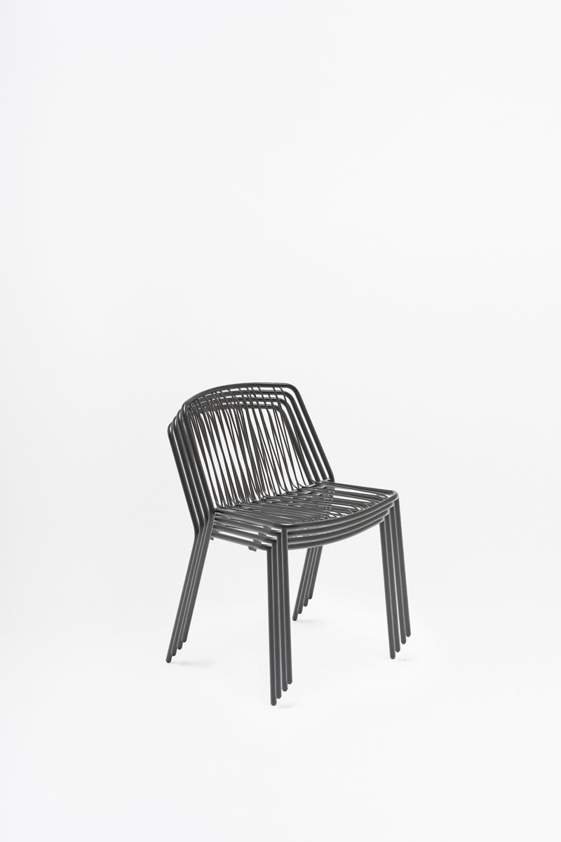 Ein Satz Bris -Stühle verzinkt Stahl