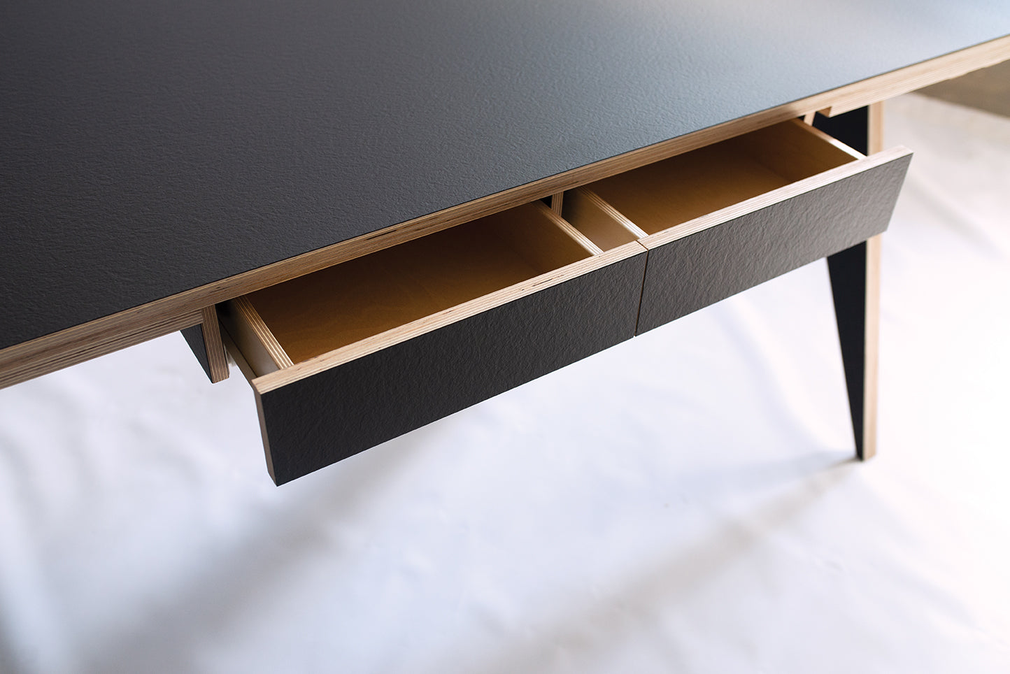 Tisch ST CALIPERS schwarz