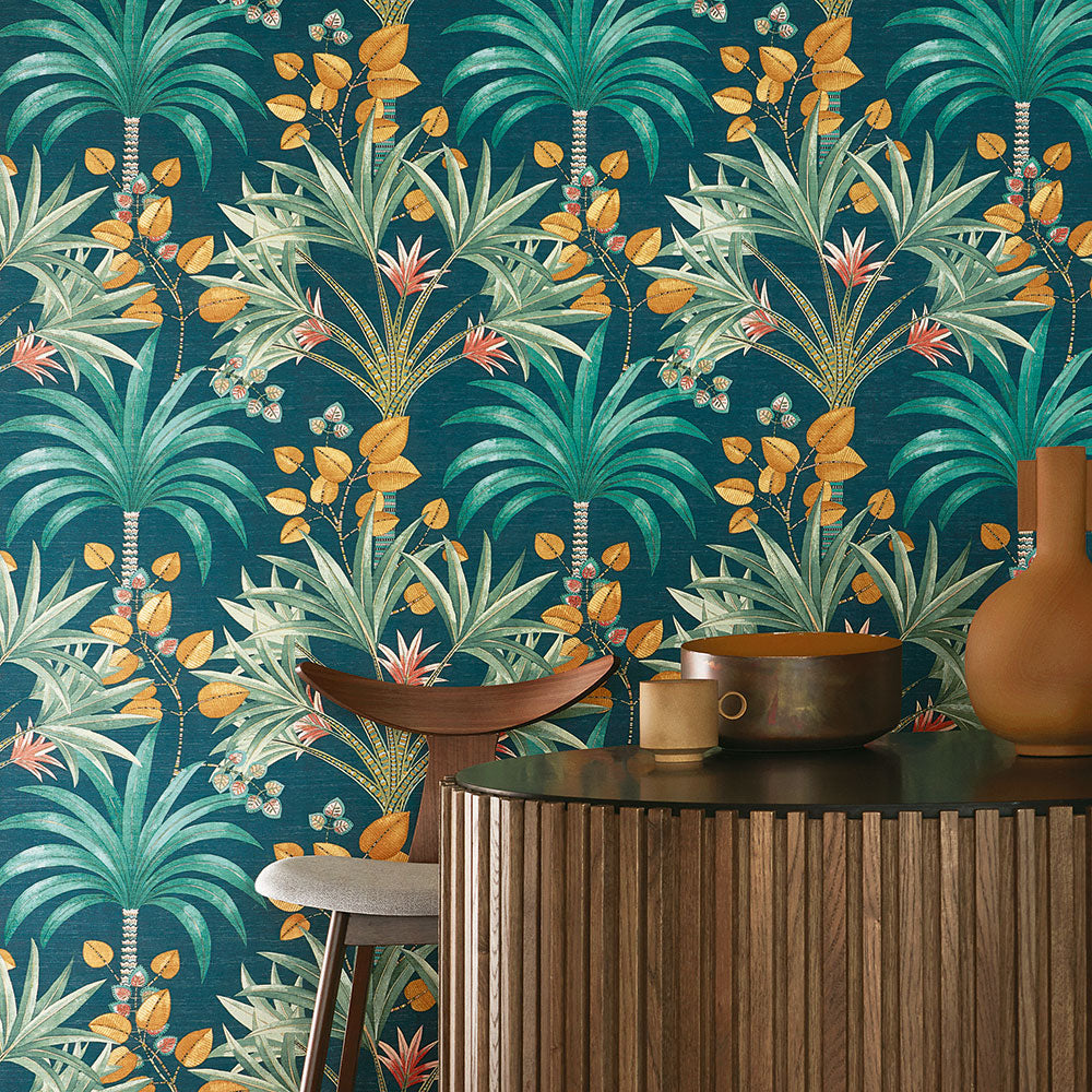 Structural wallpaper with a palm plant motif MIRISSA - AMBRE/BLUSH amber with pink