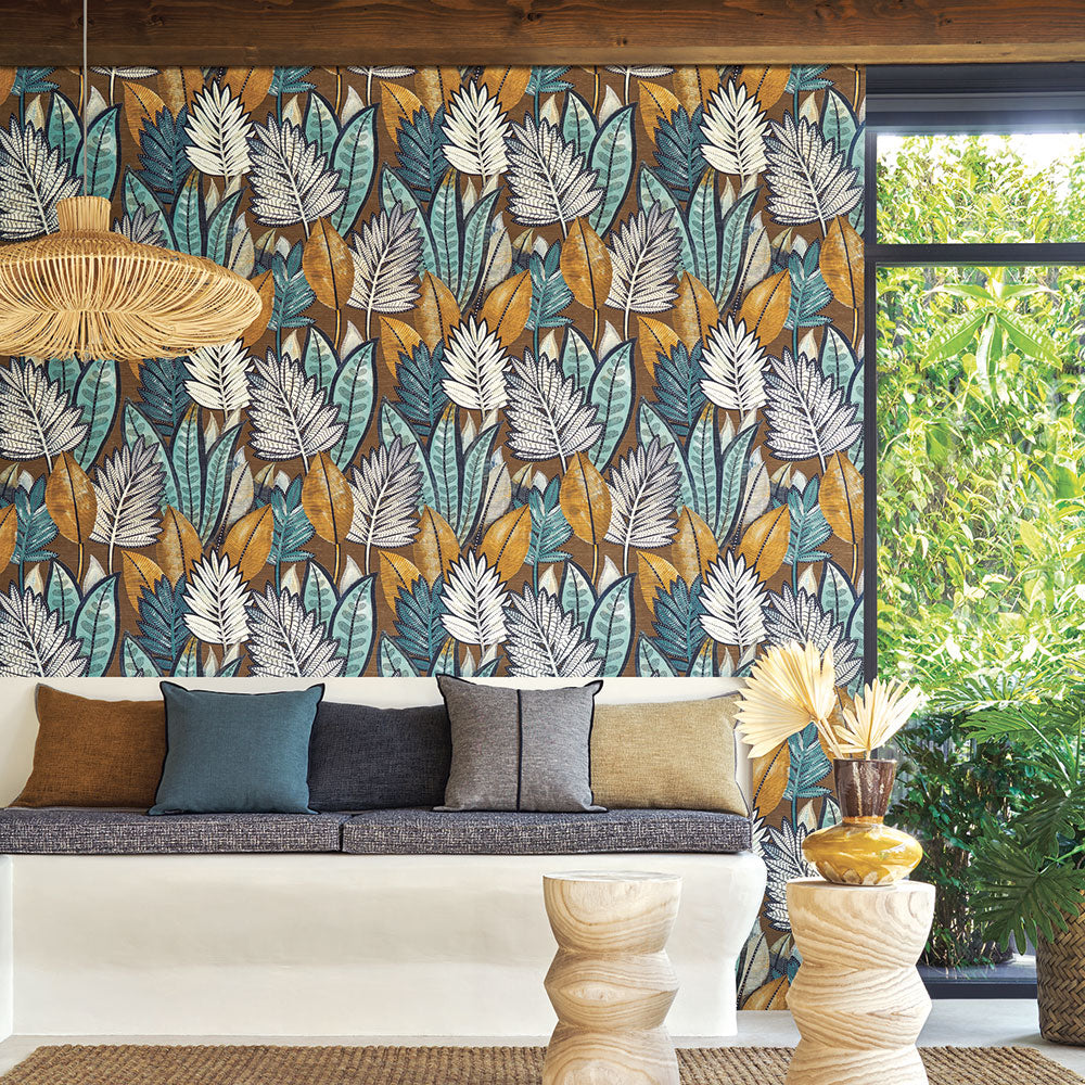 Strukturtapete mit pflanzlichem Motiv SABAL - TABAC/CELADON braun mit seledinfarbenem Akzent