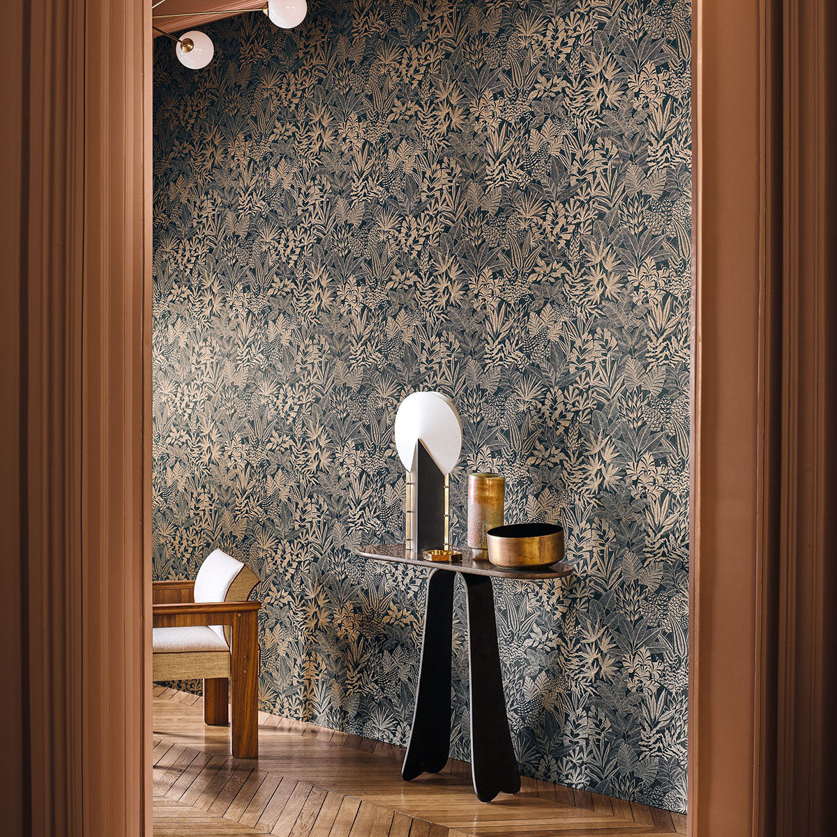 Floral Pattern Wallpaper DOUM - EMARINE/DORE Navy with Gold