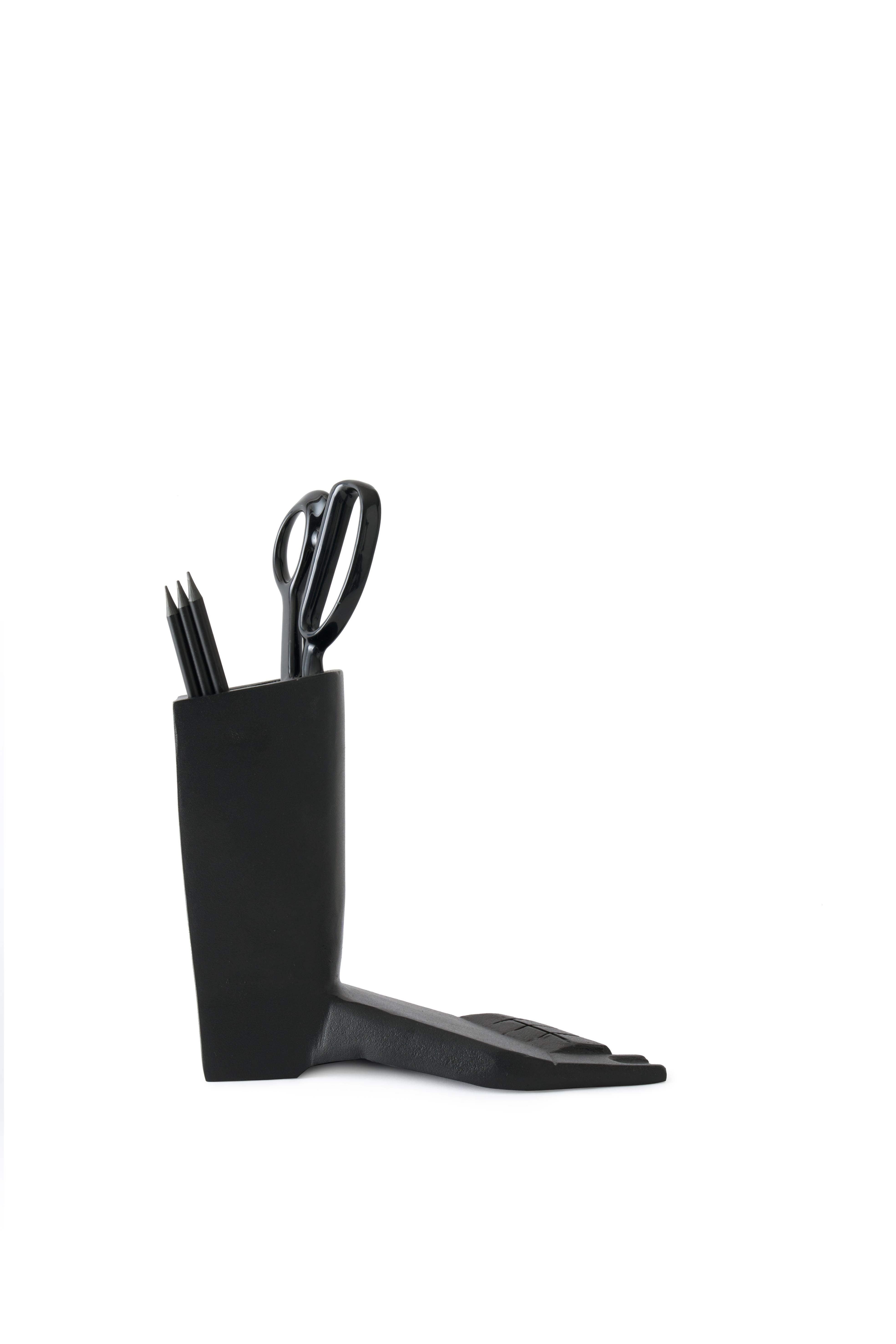CAST FOOT Decoration Black