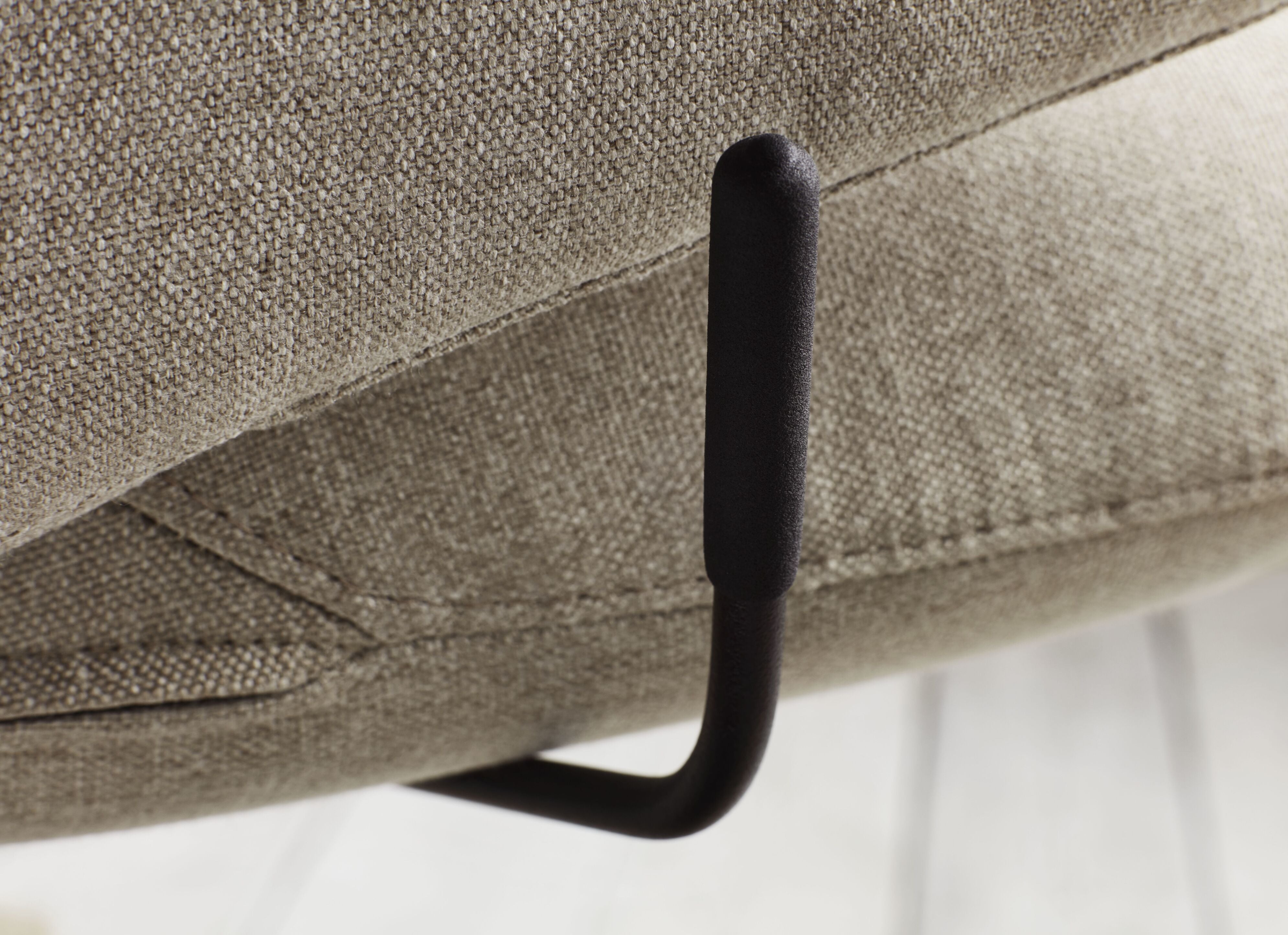 Clara Polsterstuhl Black Metal Base