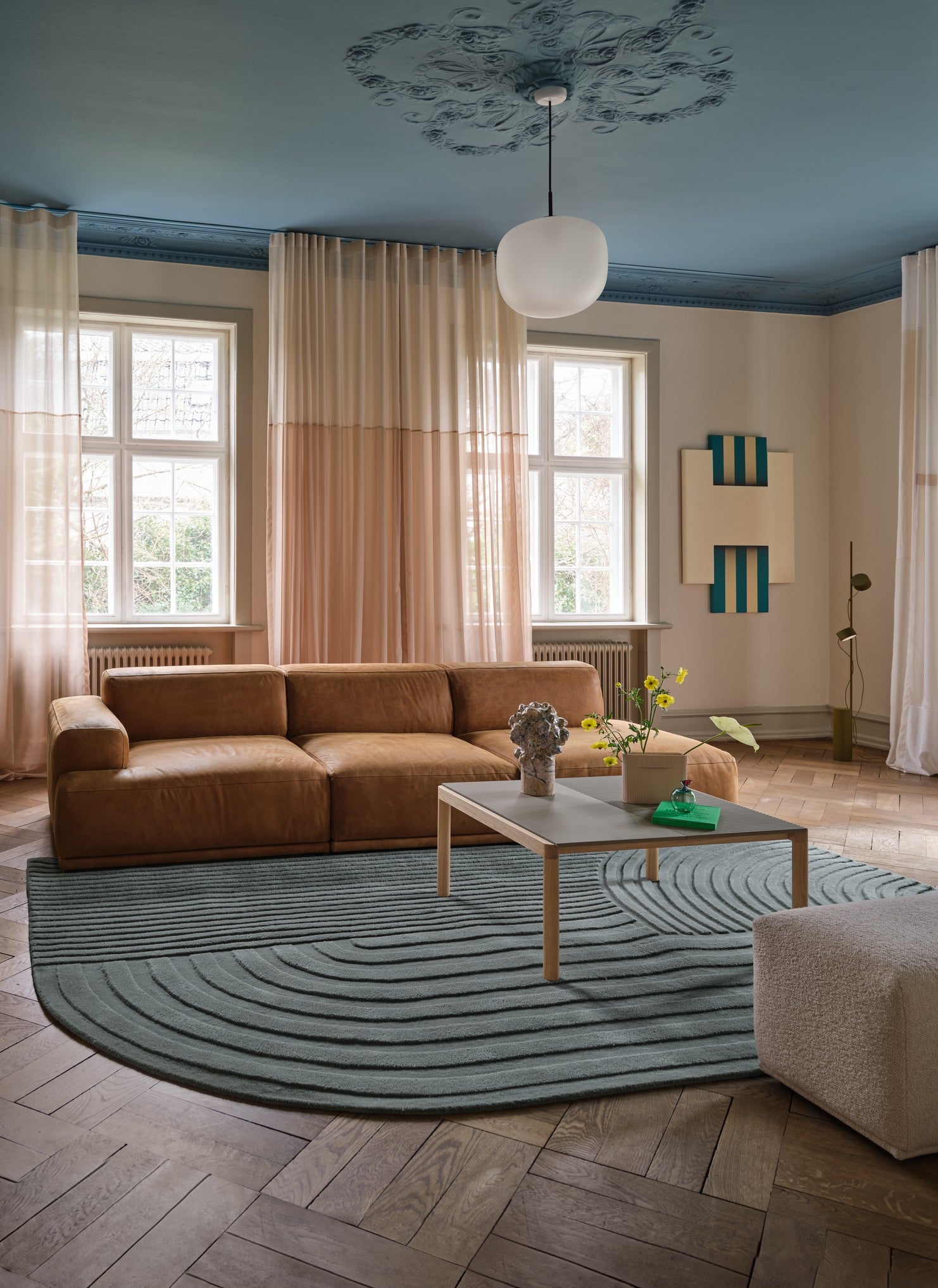 Couchtisch COUPLE taupe mit Eichenbasis