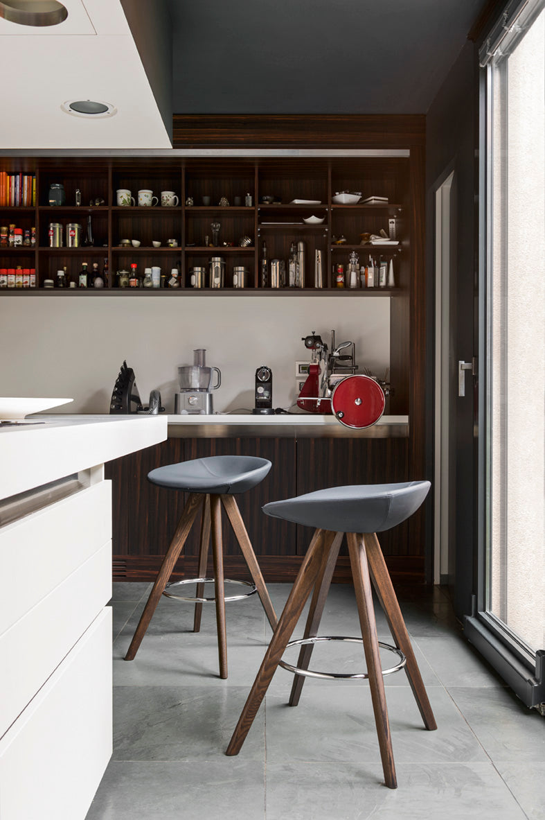 Upholstered BAR STOOL PALM with a dark wooden base
