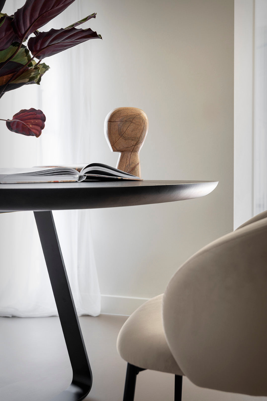 Upholstered ANIME Chair with Black Metal Base