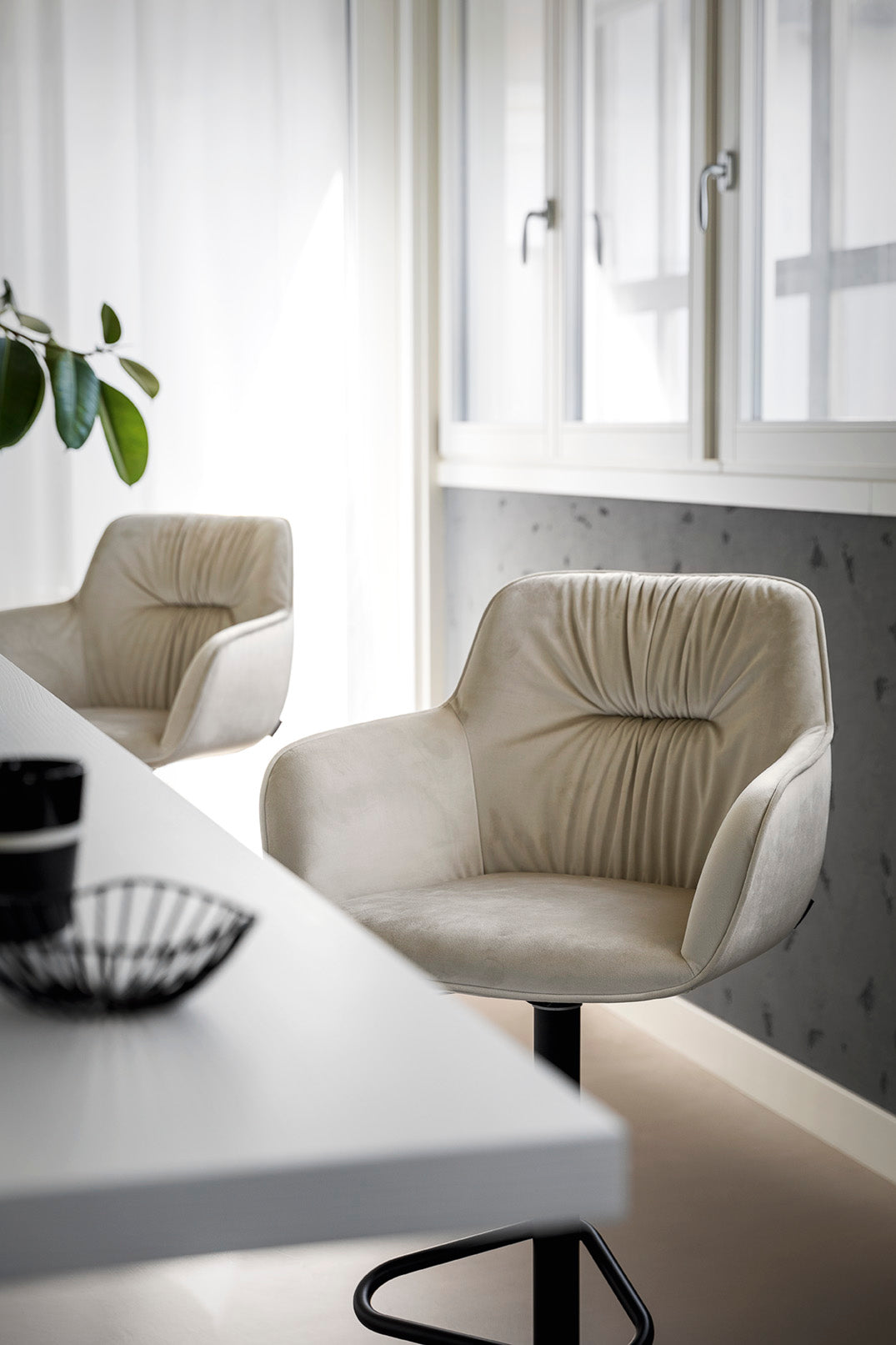 Upholstered COCOON Bar Stool