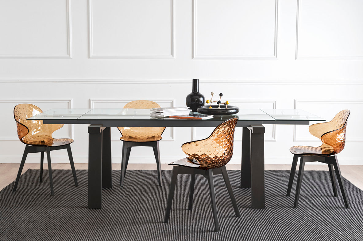 Stuhl SAINT TROPEZ mit transparentem Sitz und grauem Holzgestell