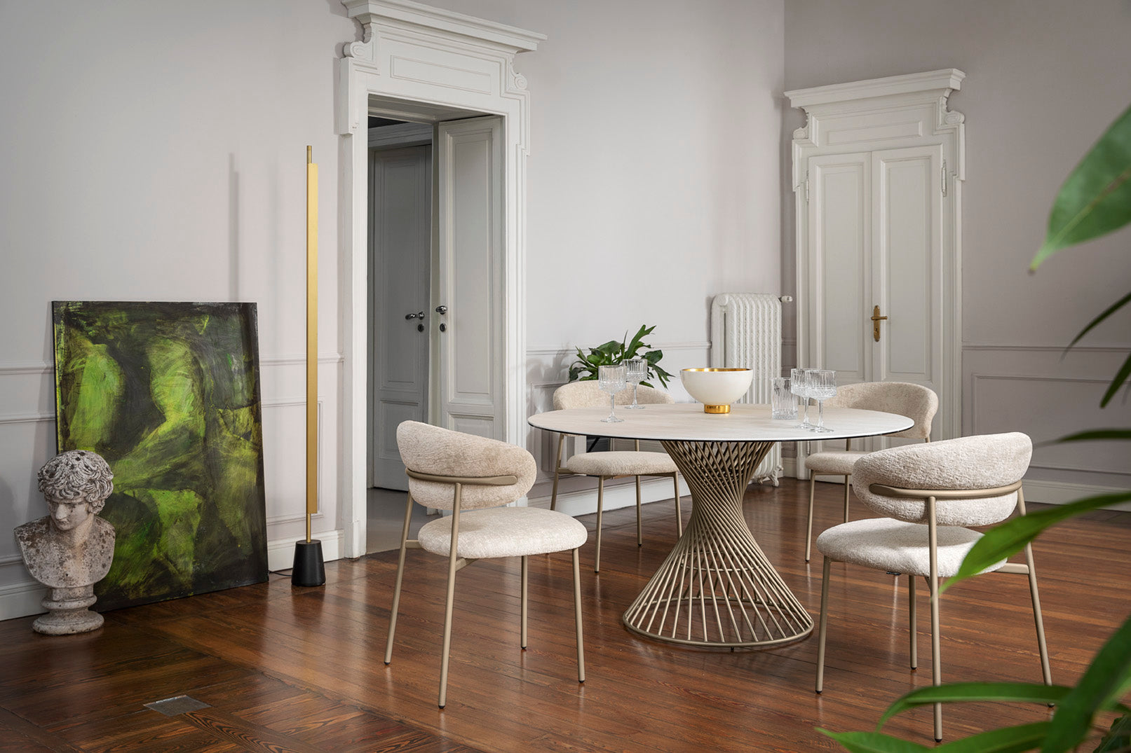 Stół okrągły VORTEX biały blat z czarną podstawą do jadalni – Calligaris