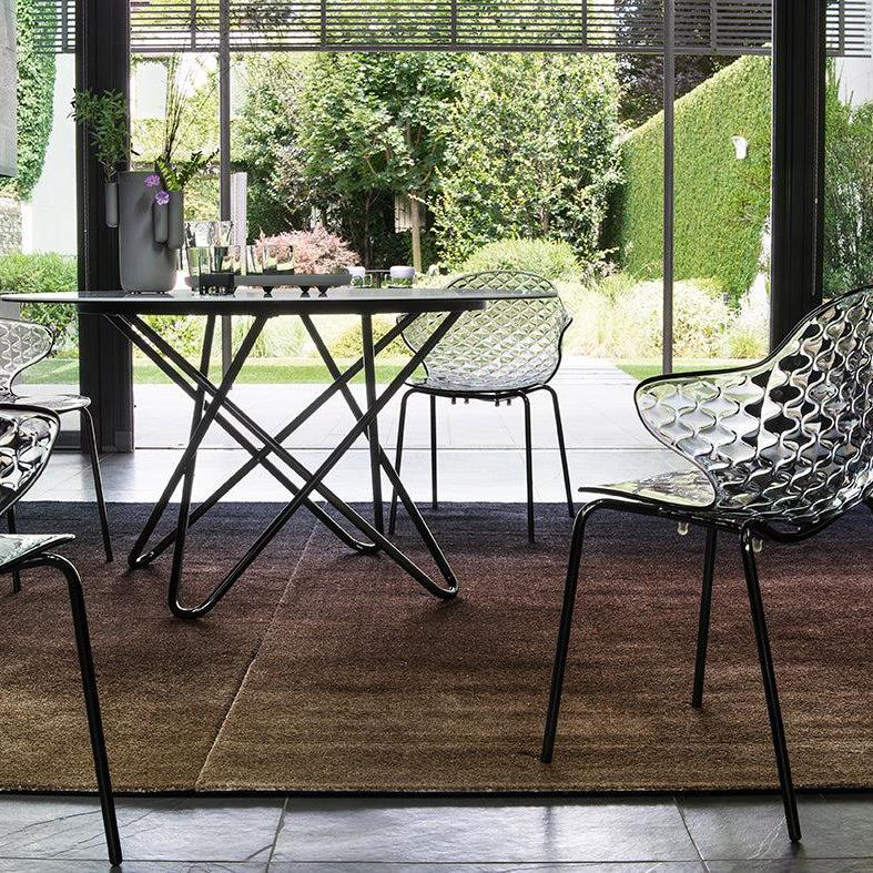 Stuhl SAINT TROPEZ mit transparentem Sitz und goldener Metallbasis