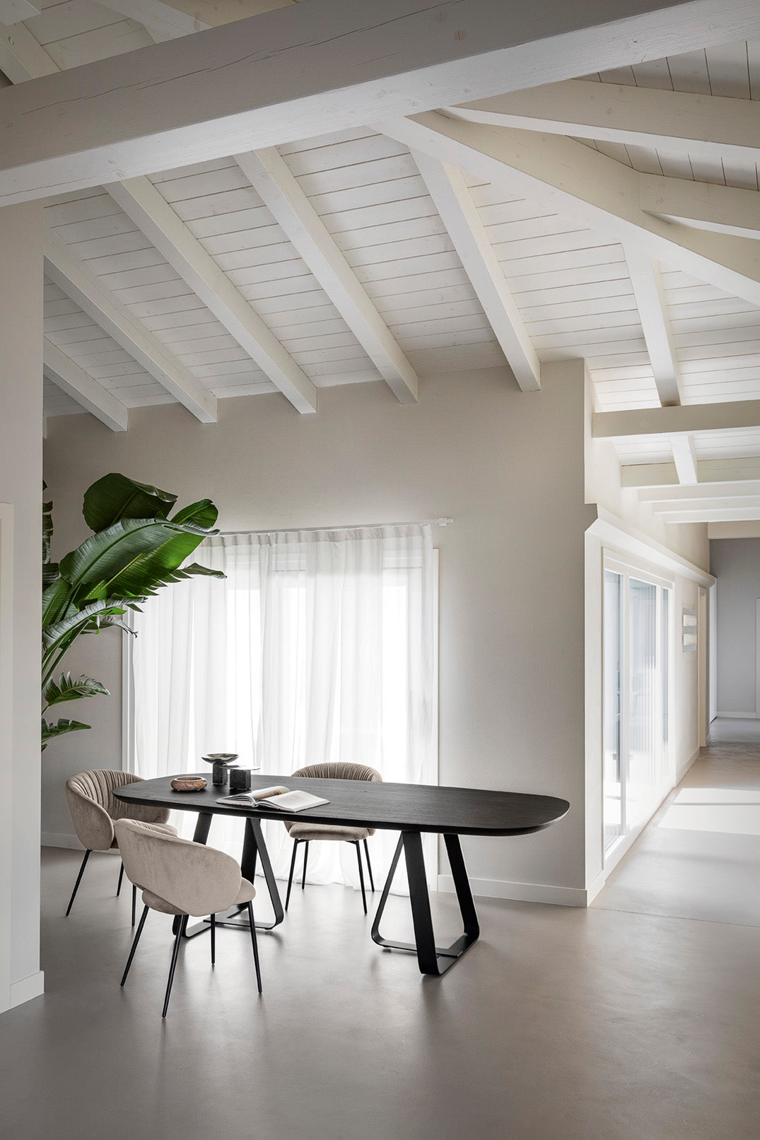 Upholstered ANIME Chair with Black Metal Base