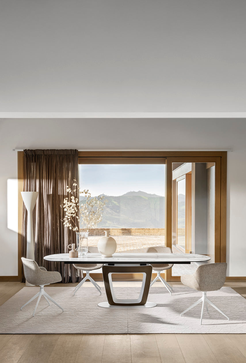 Drehstuhl IGLOO gepolstert mit schwarzem Fuß