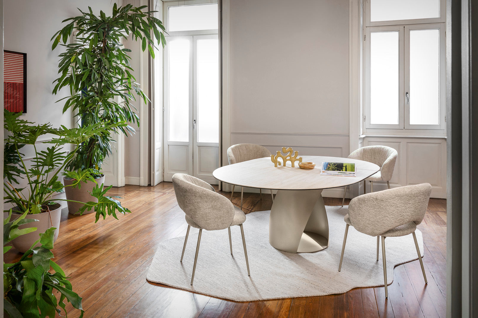 Upholstered ANIME Chair with Black Metal Base