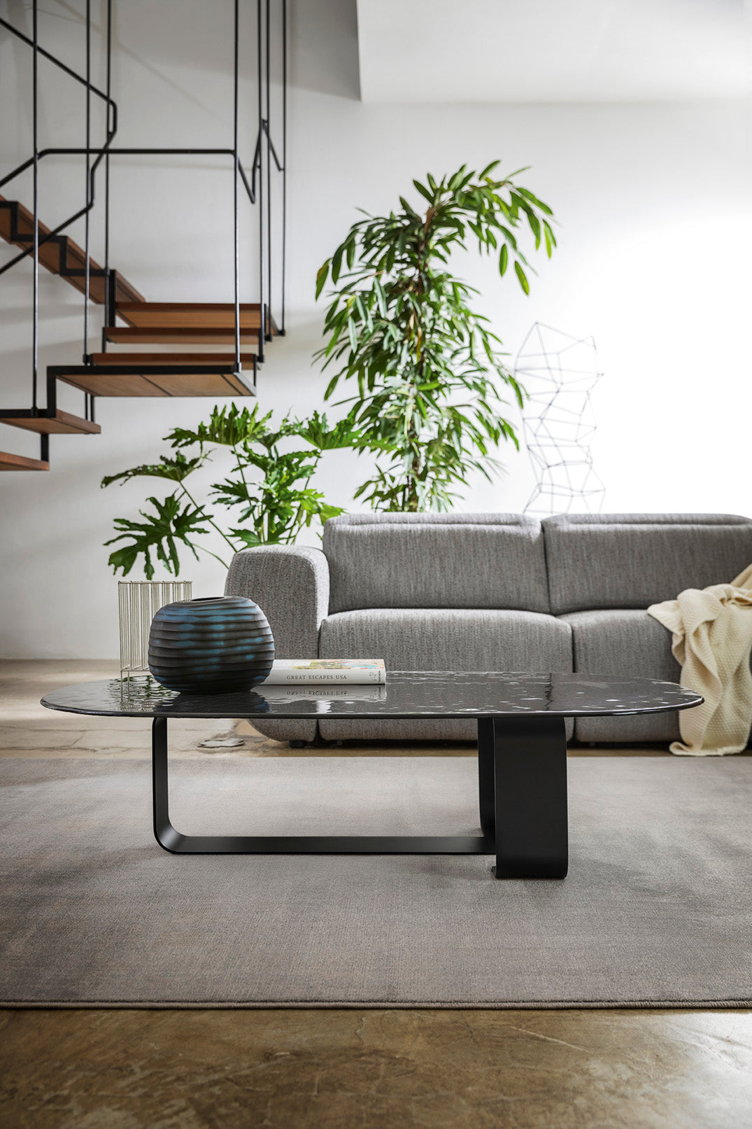 Kaffeetisch RIBBON braunes Glas