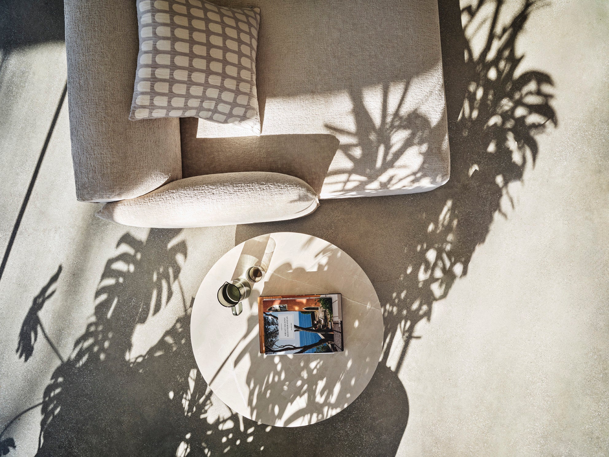 SANDY side table with a brown top and dark wooden base