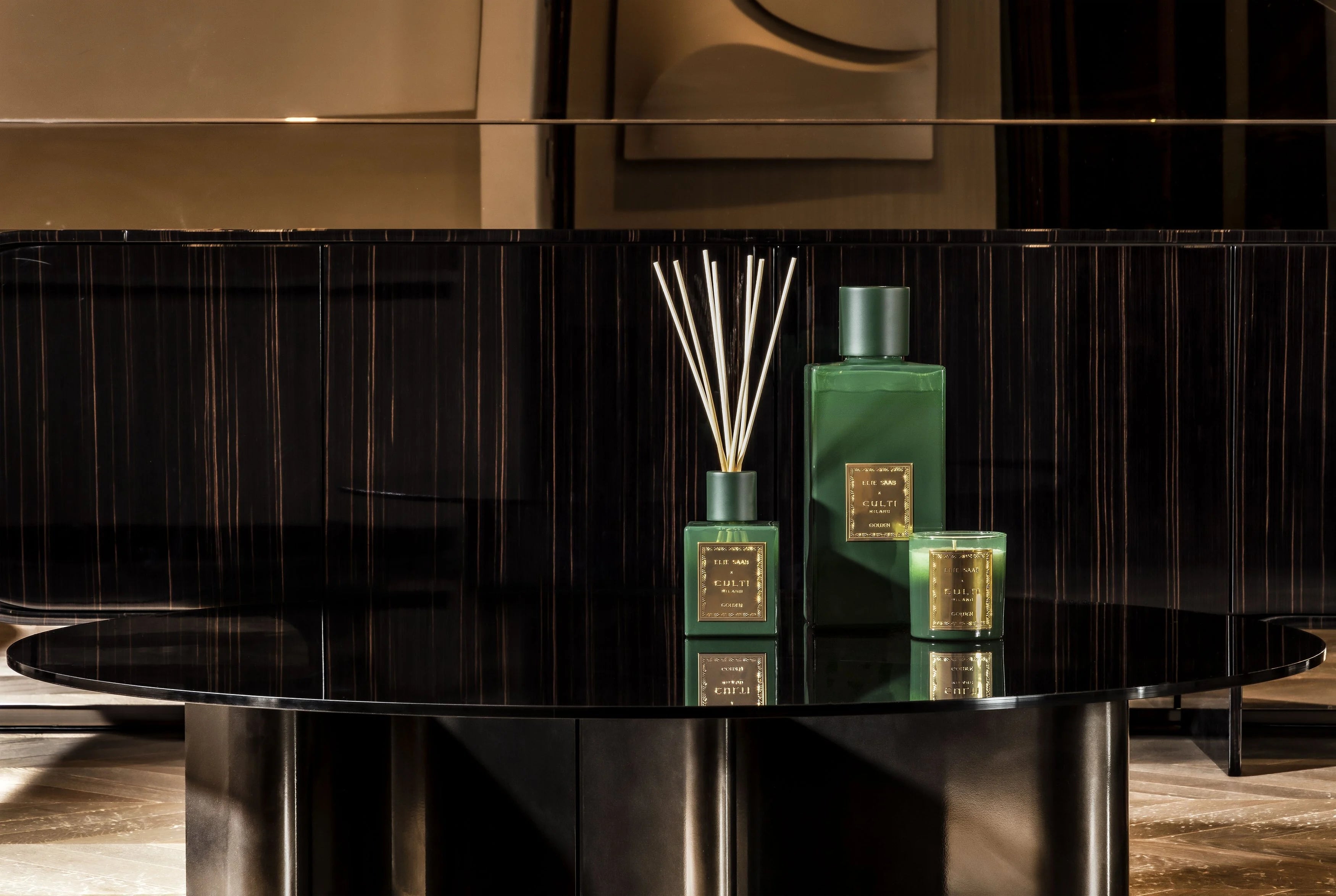 GOLDEN fragrance diffuser with notes of bitter orange, mandarin, ginger, orange blossom, and cedar.