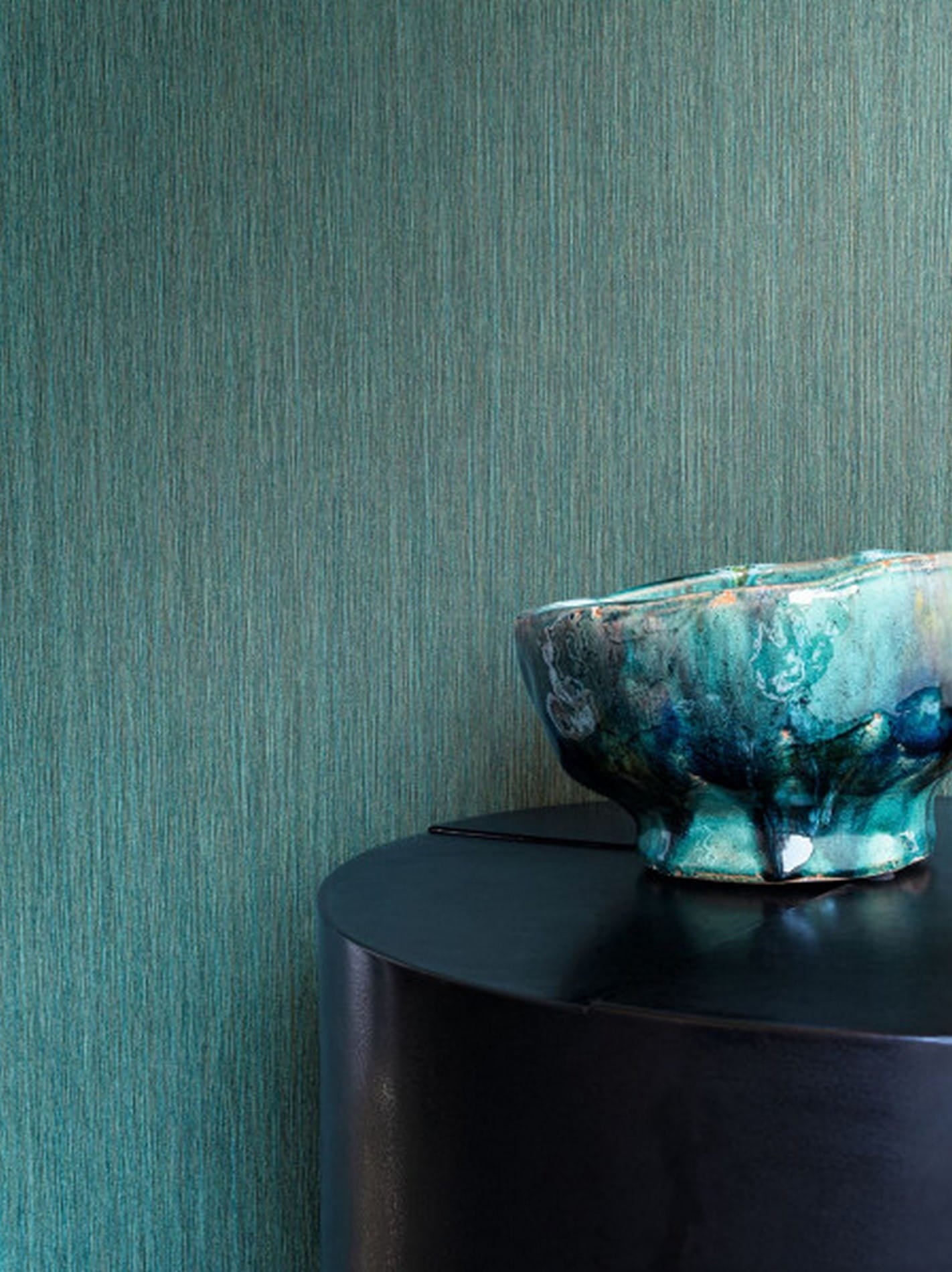 Structural striped wallpaper mimicking the banana plant MAURELII - SEPIA dark gray with brown