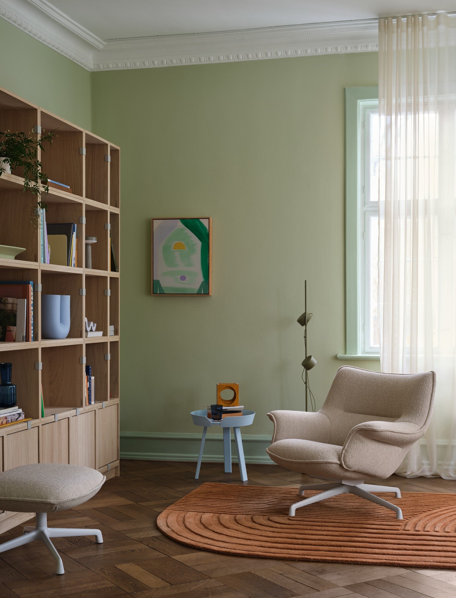 DOZE LOW Customized Swivel Armchair
