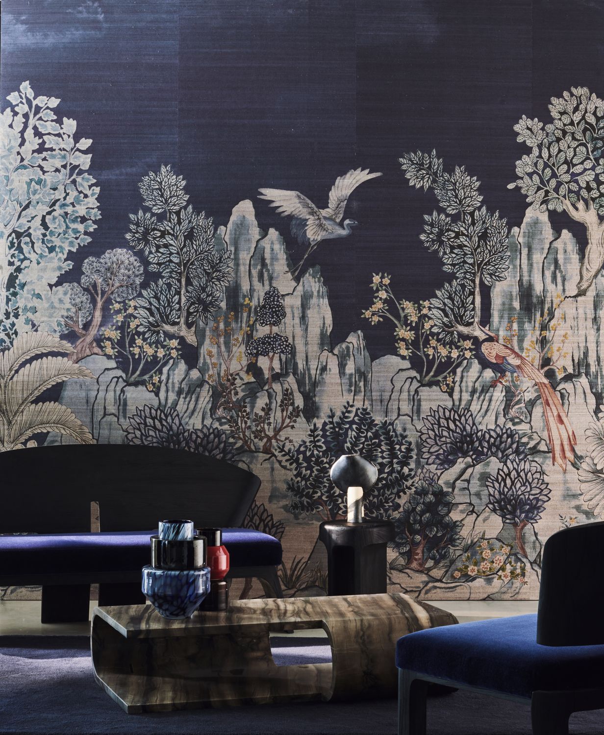 Wandbild aus Sizal mit pflanzlichem Landschaftsmotiv HANG MUA in Granatblau