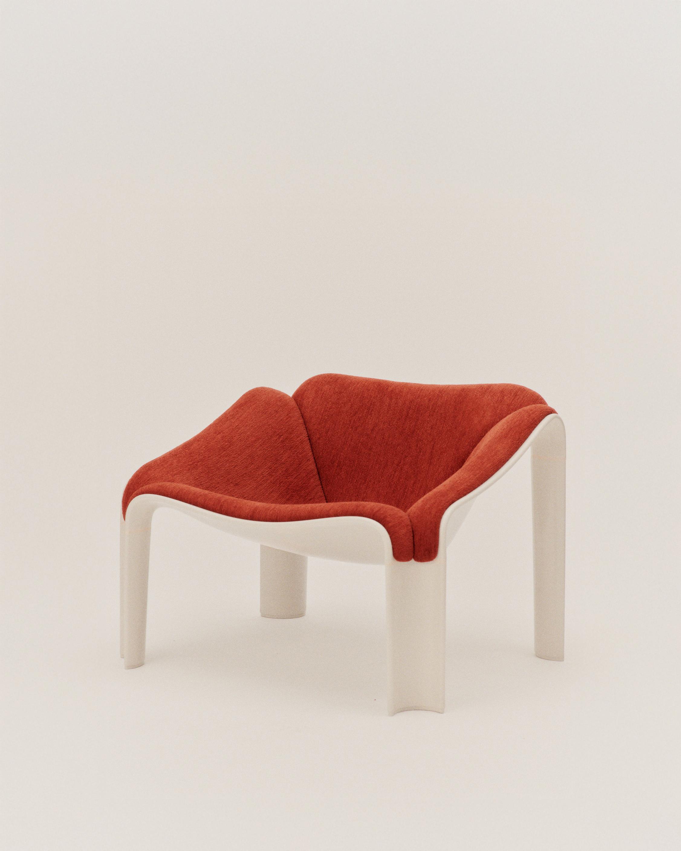 F300 Armchair Red with White Base [Amelia Revised]