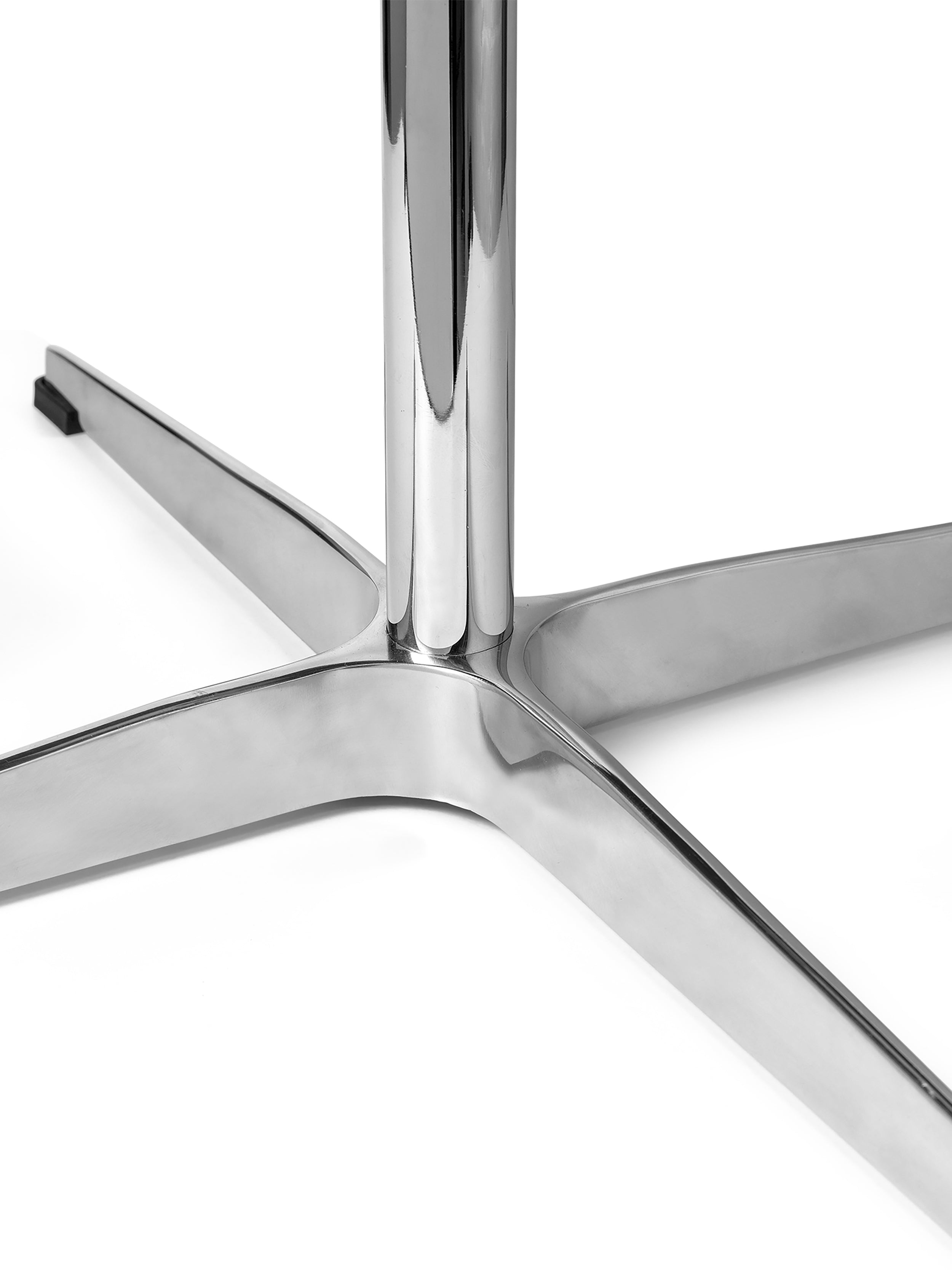 Rotationsstuhl mit Rico Louisiana Schwarz -Weiß -Armlehnen