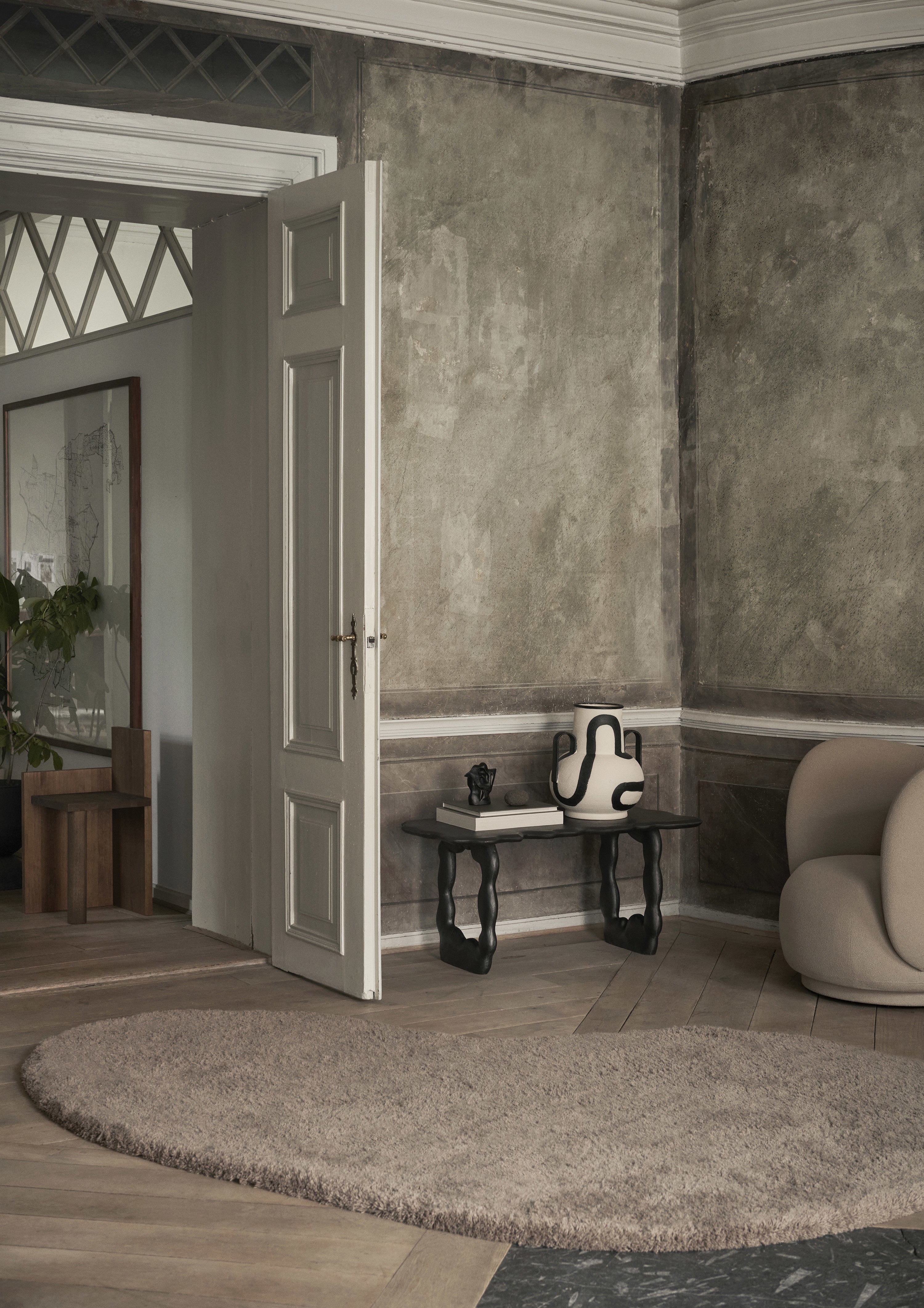 Oval rug FORMA gray-brown with long pile