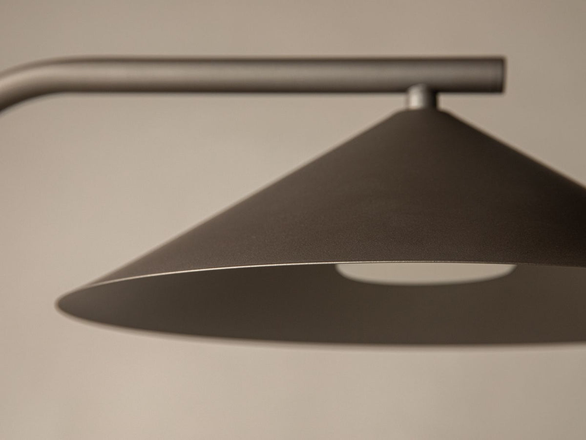 Lampa podłogowa NOCTE brązowy – ujęcie boczne