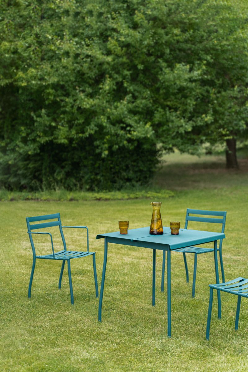 Ein Set Gartenstühle Flander verzinkt stahl