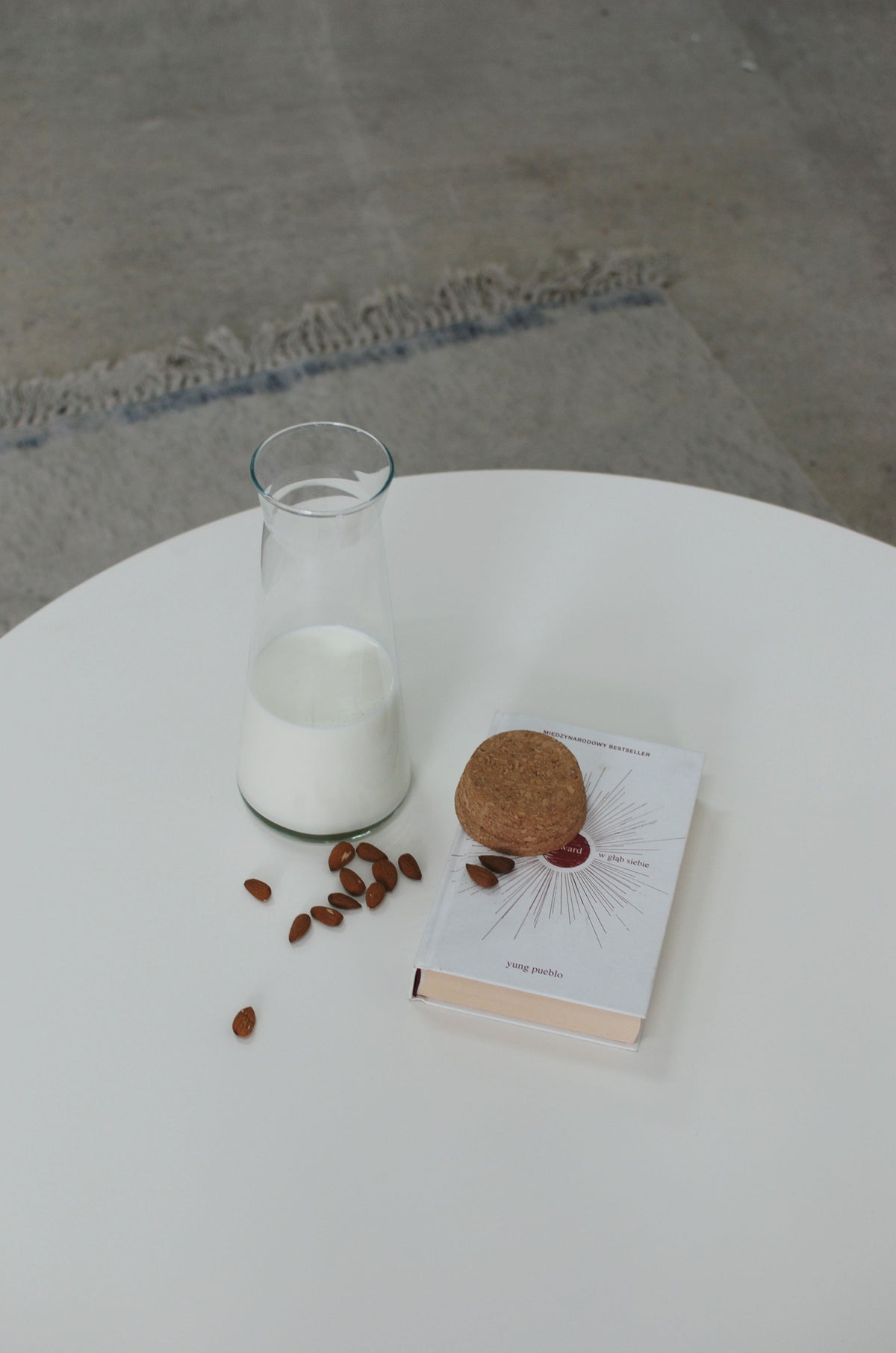 Kaffeetisch FUKU aus Stahl und Holz