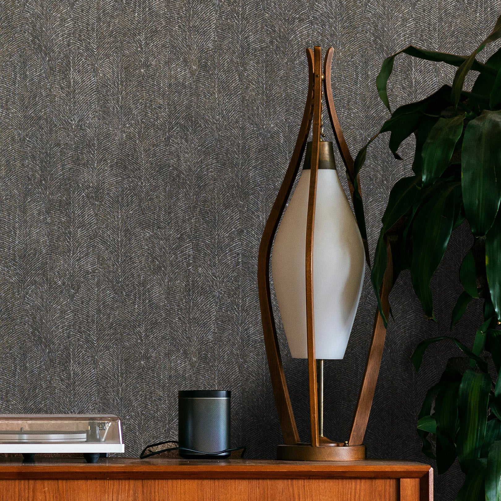 Structural wallpaper with a plant leaf motif ISABELLINE - NOIR dark brown
