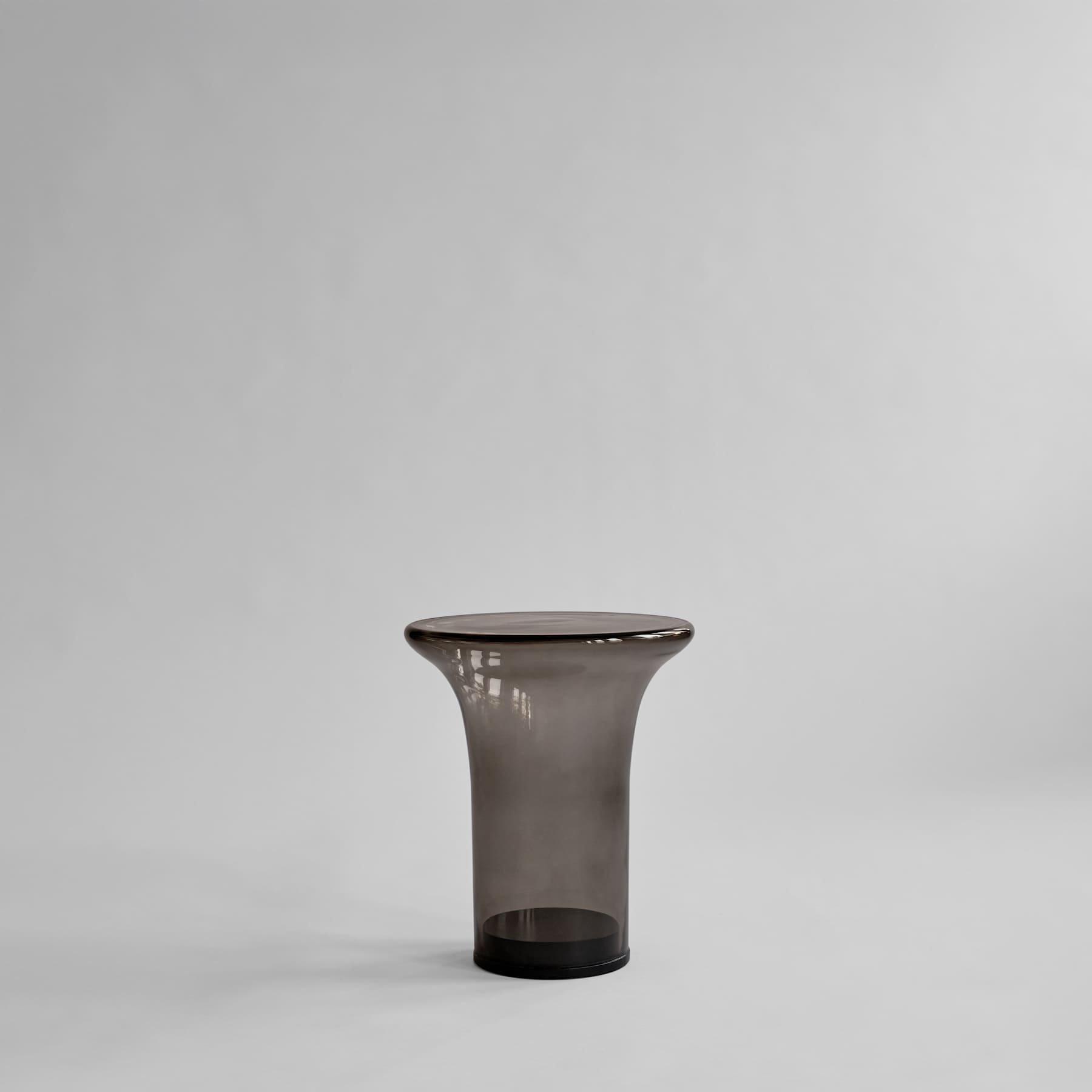 TRUMPET Beistelltisch Rauchglas