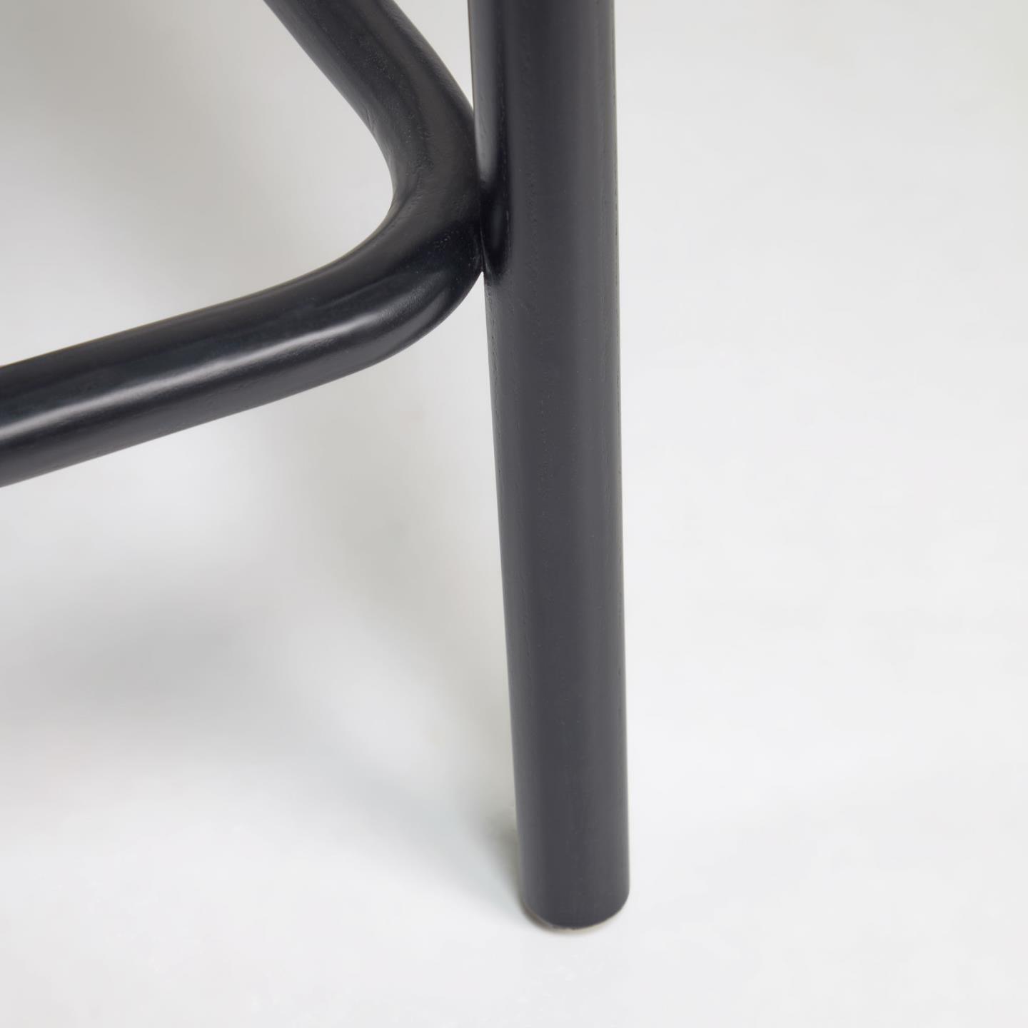 Krzesło barowe DORIANE czarne drewno dębowe La Forma    Eye on Design