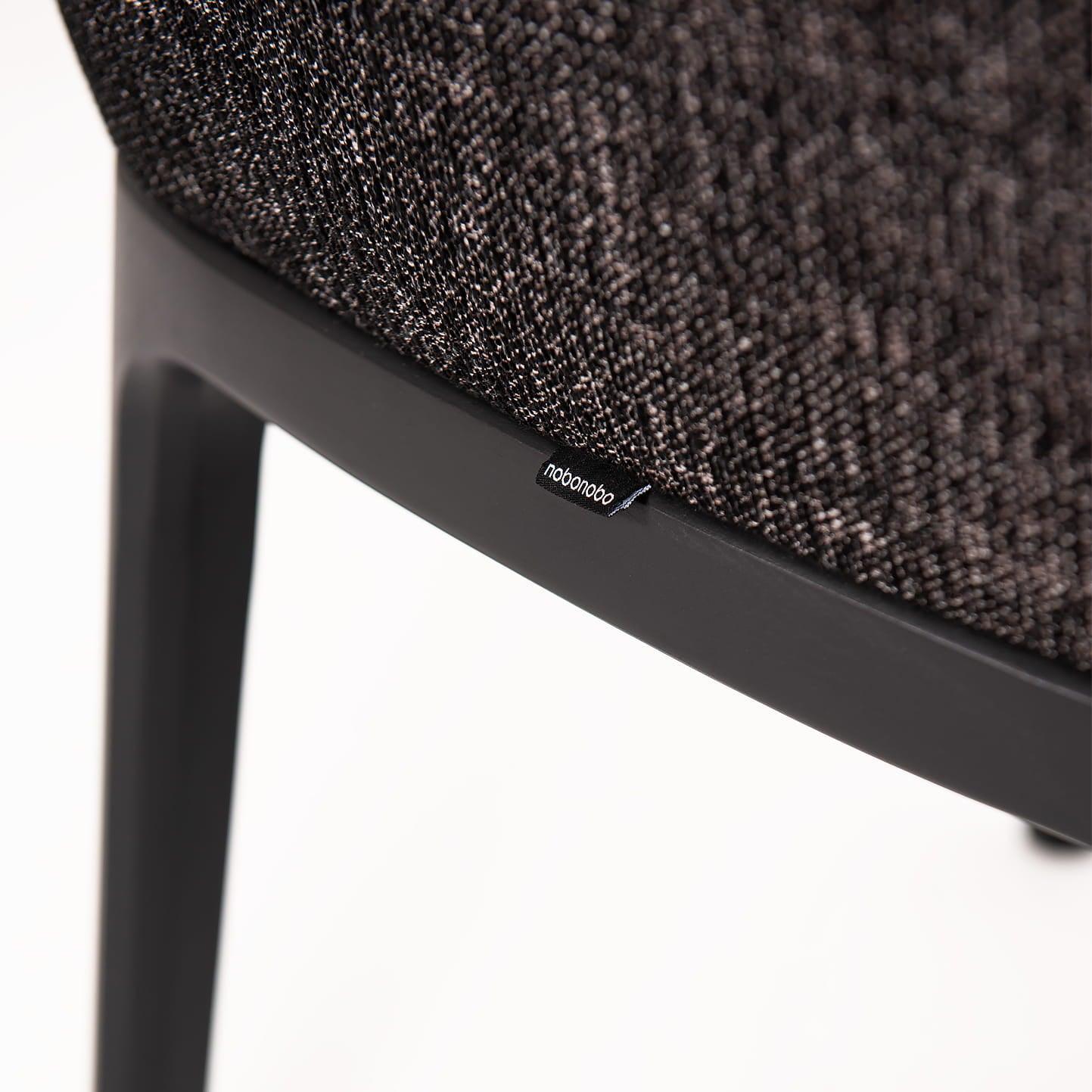 Krzesło MUST II tapicerowane z drewnianą podstawą Nobonobo    Eye on Design