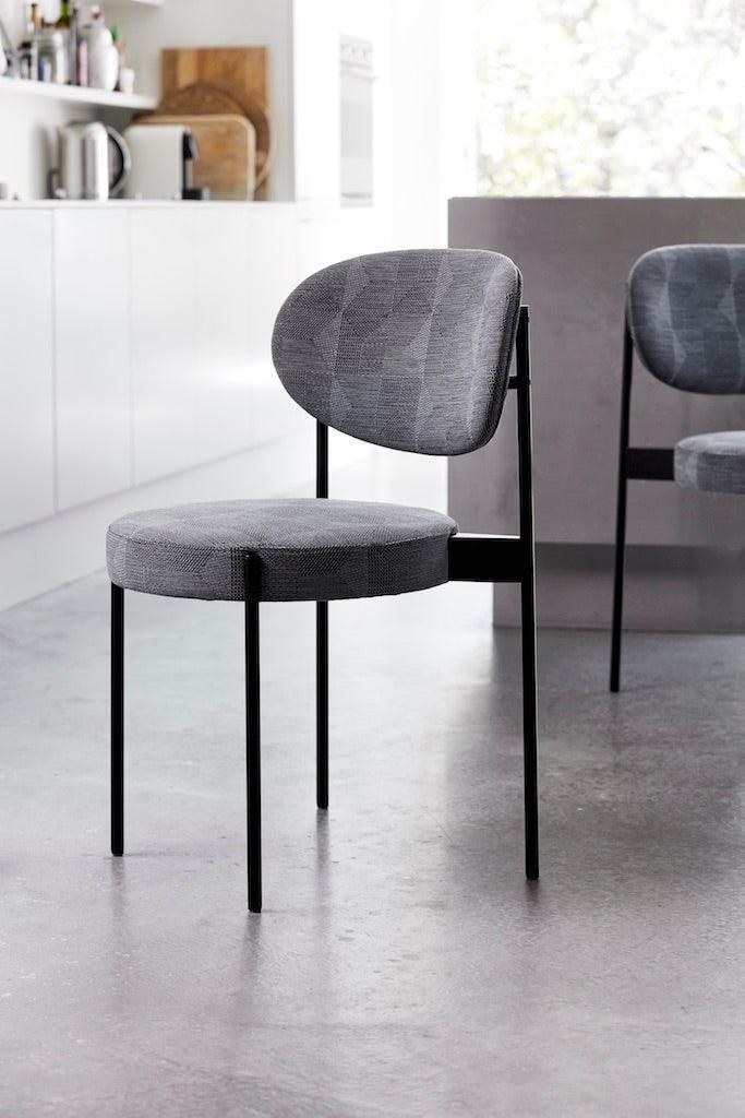 Krzesło SERIES 430 CHAIR BLACK- kolor do wyboru Verpan    Eye on Design